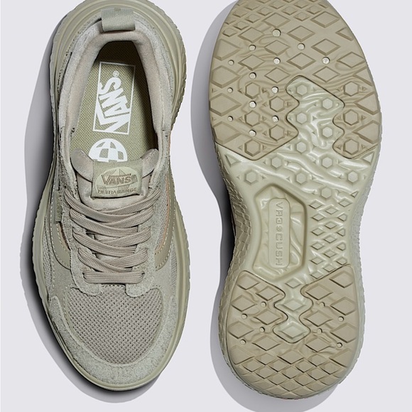 Vans UltraRange Neo VR3 Shoe
Women 10.0 US Mens 8.5US - Picture 7 of 12